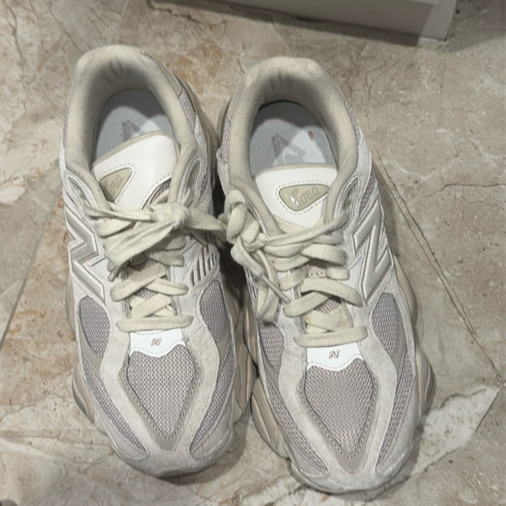 New balance shoes 9060